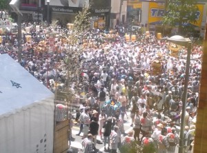 神田祭の混雑状況